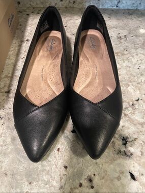 Clarks Natalya Wish Black Pointed Toe Flats Size 7.5